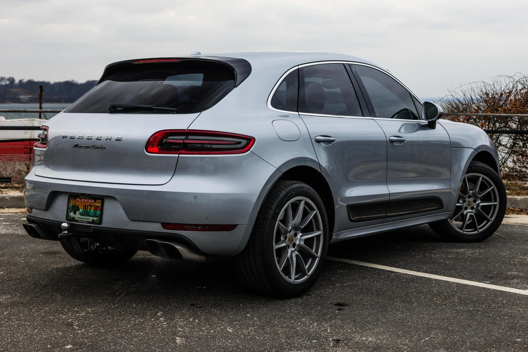 2015 Porsche Macan Turbo - Image 4 of 31