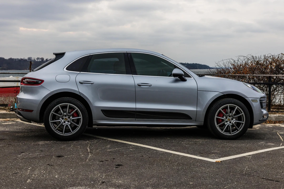 2015 Porsche Macan Turbo - Image 3 of 31