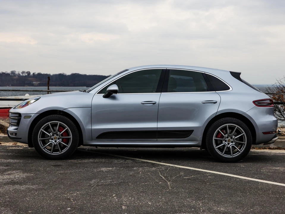 2015 Porsche Macan Turbo - Image 6 of 31