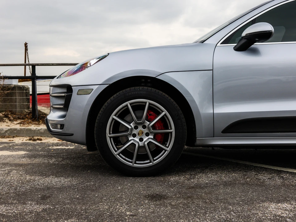 2015 Porsche Macan Turbo - Image 22 of 31