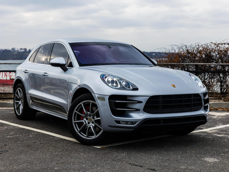 2015 Porsche Macan Turbo - Image 8 of 31