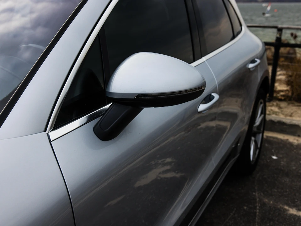 2015 Porsche Macan Turbo - Image 12 of 31