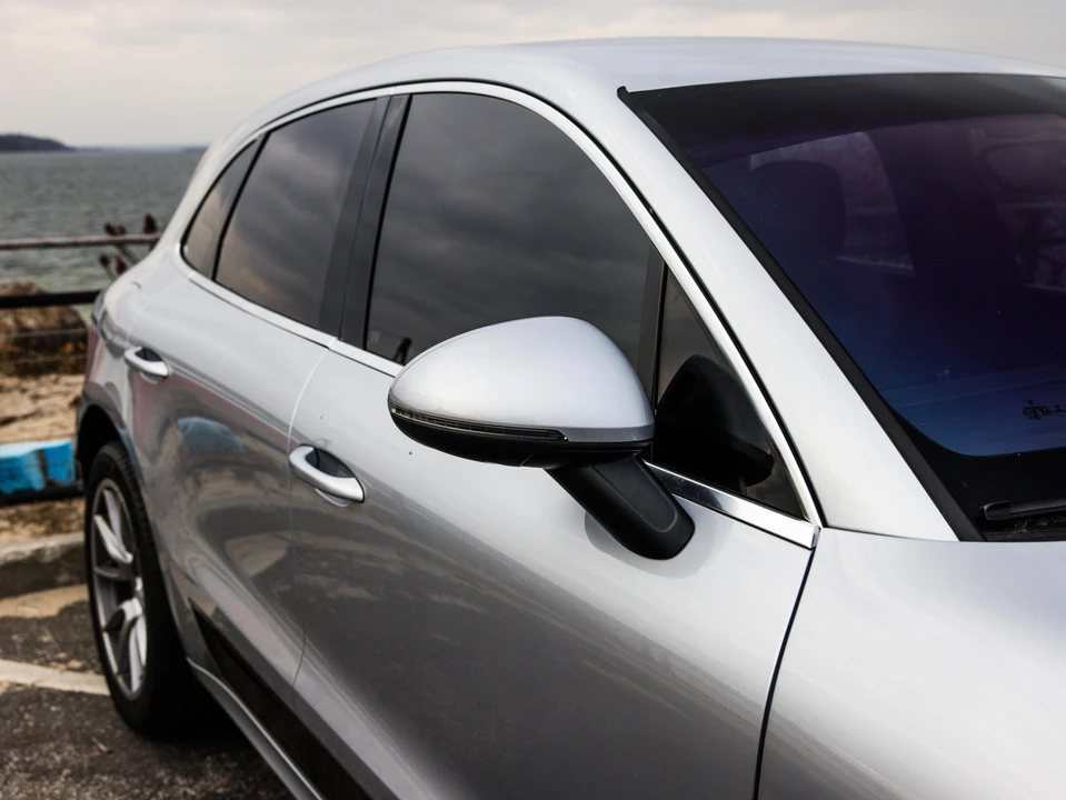 2015 Porsche Macan Turbo - Image 21 of 31