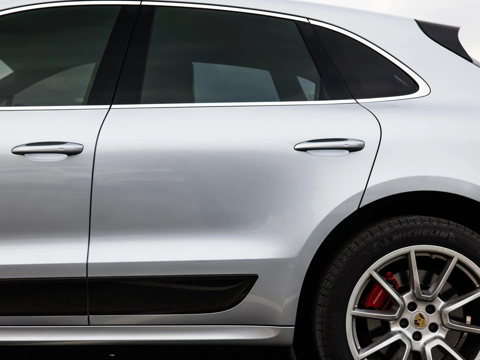 2015 Porsche Macan Turbo - Image 14 of 31