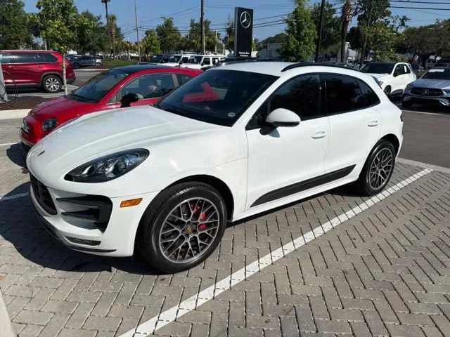 2015 Porsche Macan Turbo - Image 2 of 31