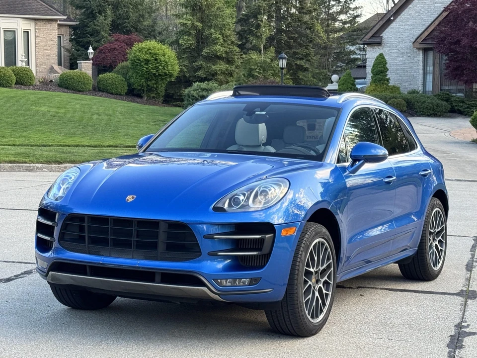 2015 Porsche Macan Turbo - Image 4 of 31