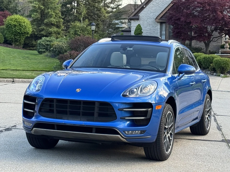 2015 Porsche Macan Turbo - Image 3 of 31