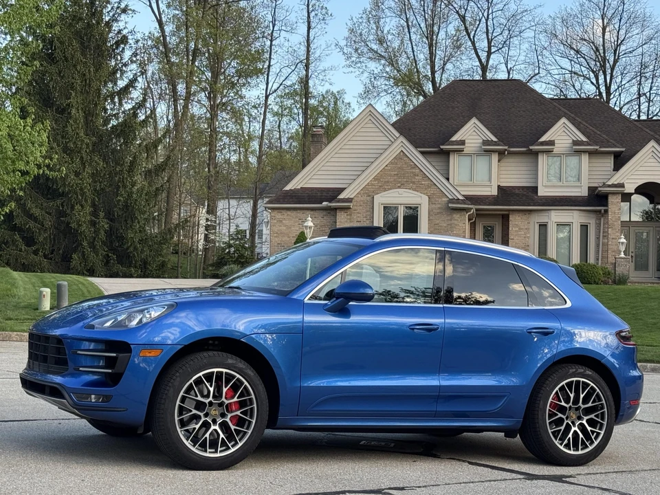 2015 Porsche Macan Turbo - Image 8 of 31