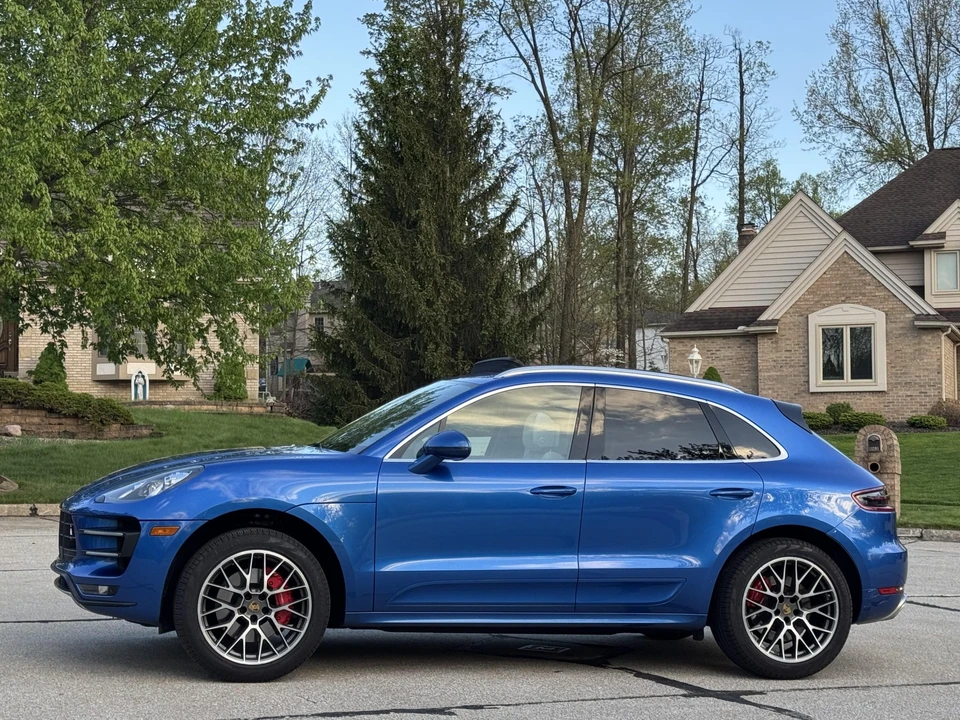 2015 Porsche Macan Turbo - Image 9 of 31