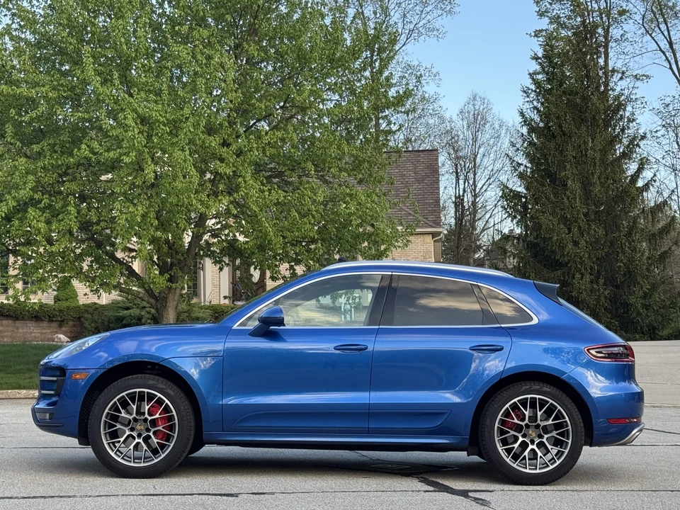 2015 Porsche Macan Turbo - Image 10 of 31