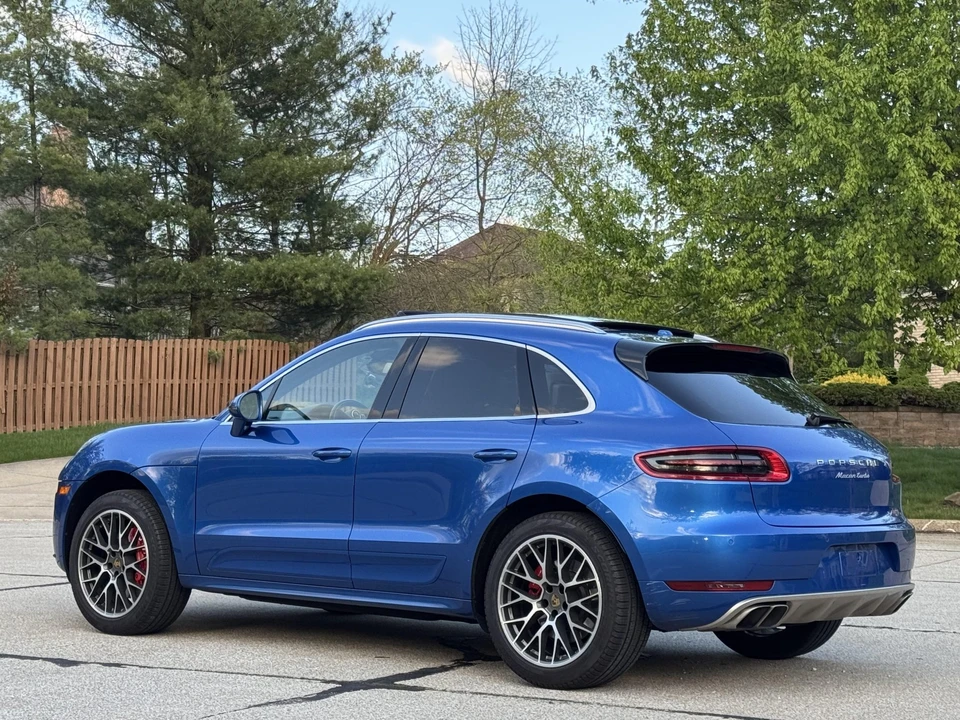 2015 Porsche Macan Turbo - Image 12 of 31