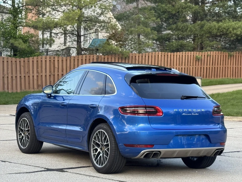 2015 Porsche Macan Turbo - Image 13 of 31