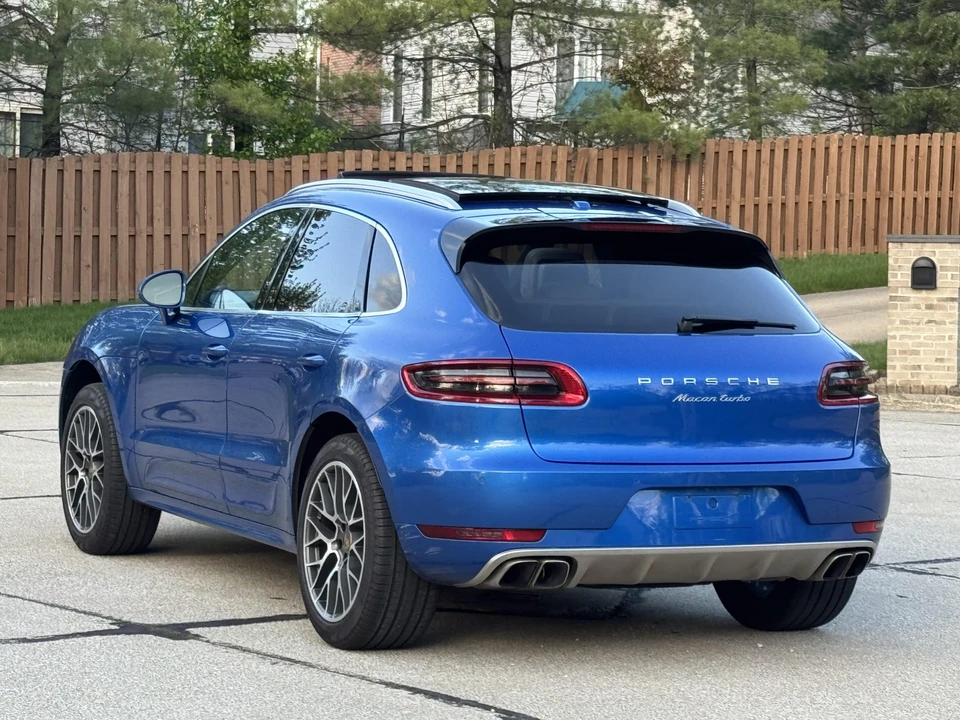 2015 Porsche Macan Turbo - Image 14 of 31