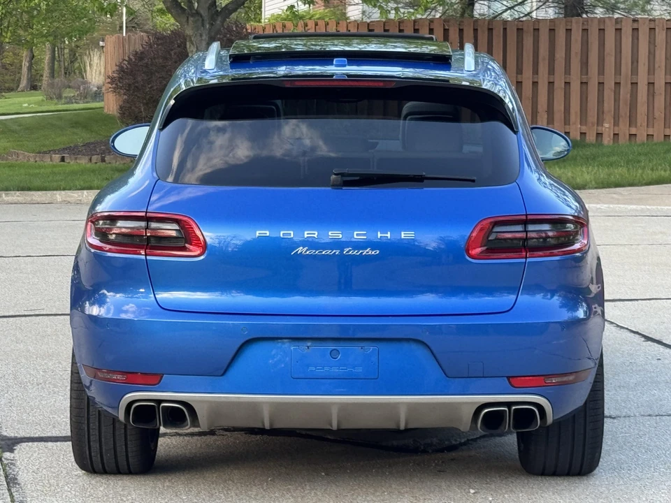 2015 Porsche Macan Turbo - Image 16 of 31