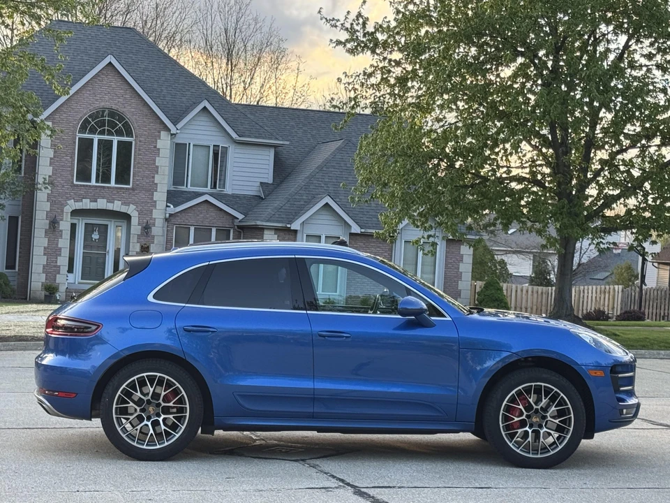 2015 Porsche Macan Turbo - Image 22 of 31