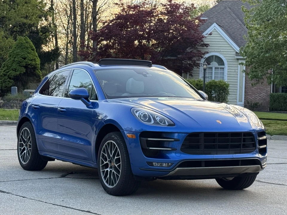 2015 Porsche Macan Turbo - Image 25 of 31