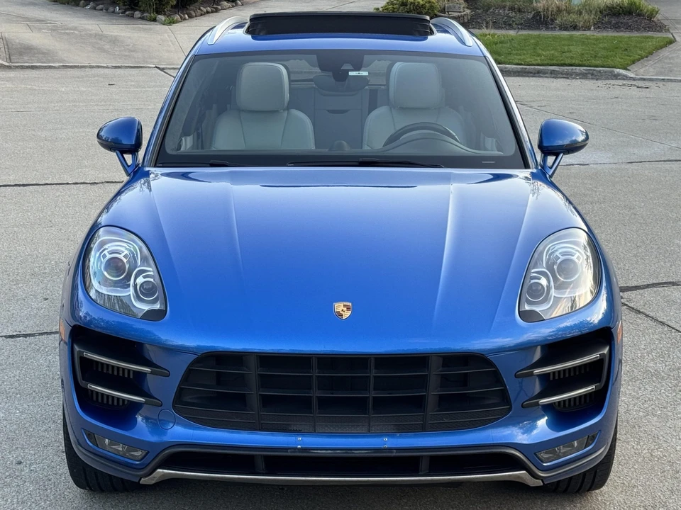 2015 Porsche Macan Turbo - Image 29 of 31
