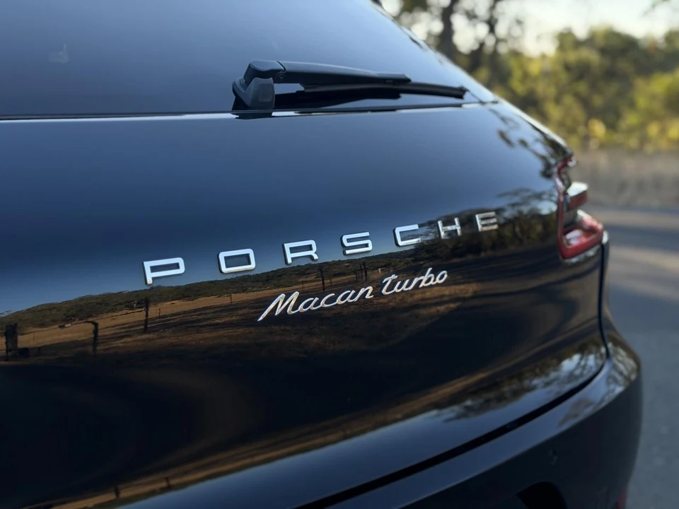 2015 Porsche Macan Turbo - Image 11 of 31