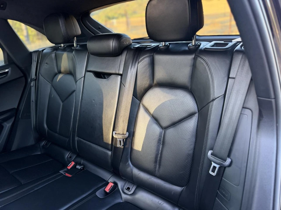 2015 Porsche Macan Turbo - Image 17 of 31