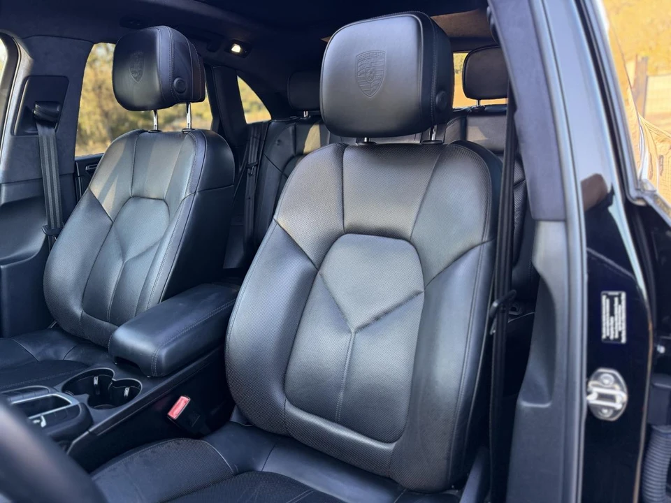 2015 Porsche Macan Turbo - Image 20 of 31