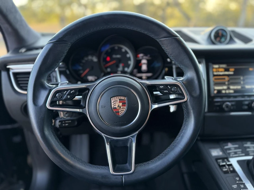 2015 Porsche Macan Turbo - Image 29 of 31