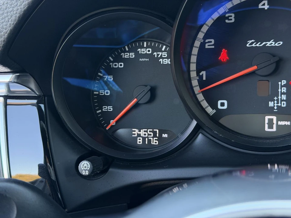 2015 Porsche Macan Turbo - Image 30 of 31
