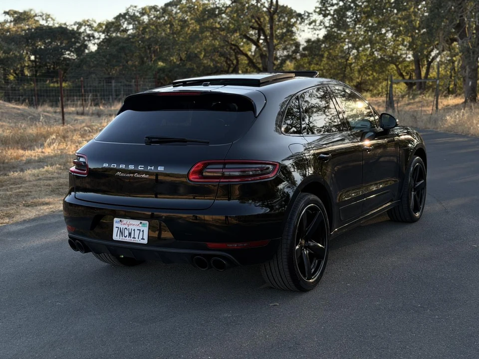 2015 Porsche Macan Turbo - Image 7 of 31