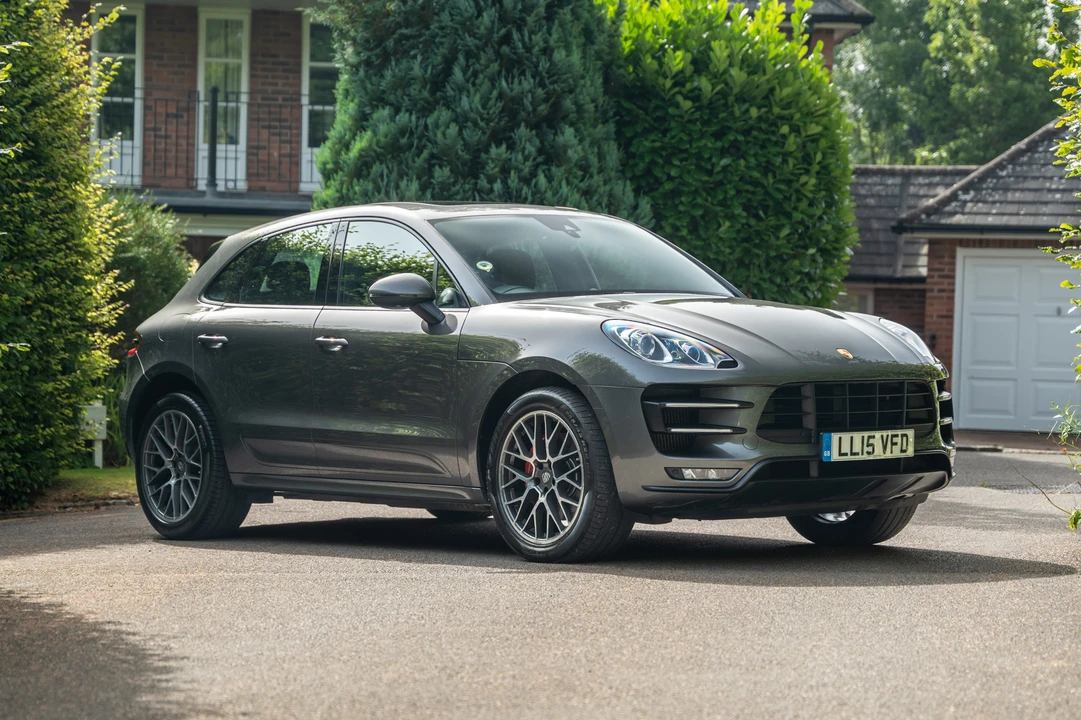 2015 Porsche Macan Turbo - Image 2 of 31