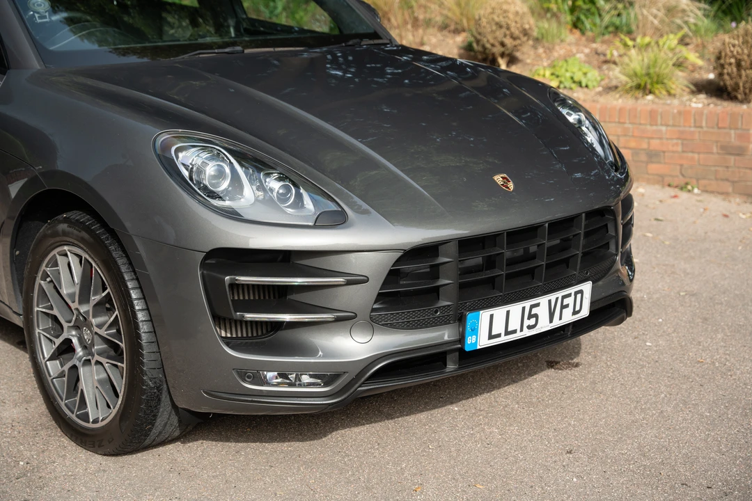 2015 Porsche Macan Turbo - Image 24 of 31