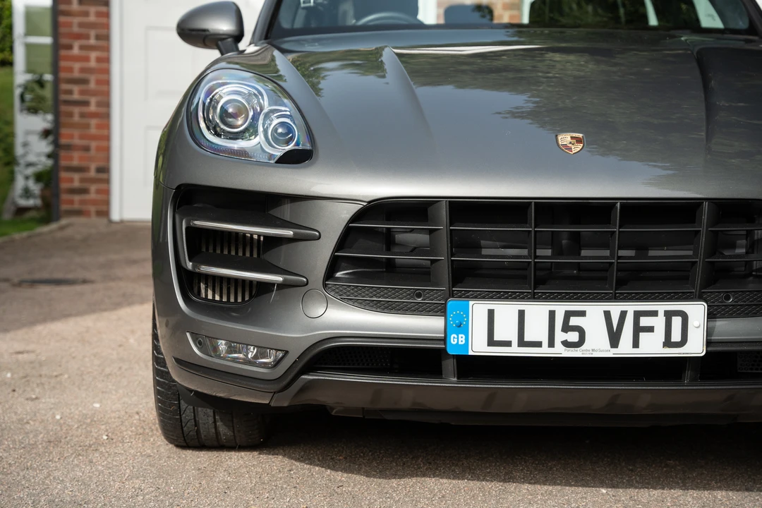2015 Porsche Macan Turbo - Image 26 of 31