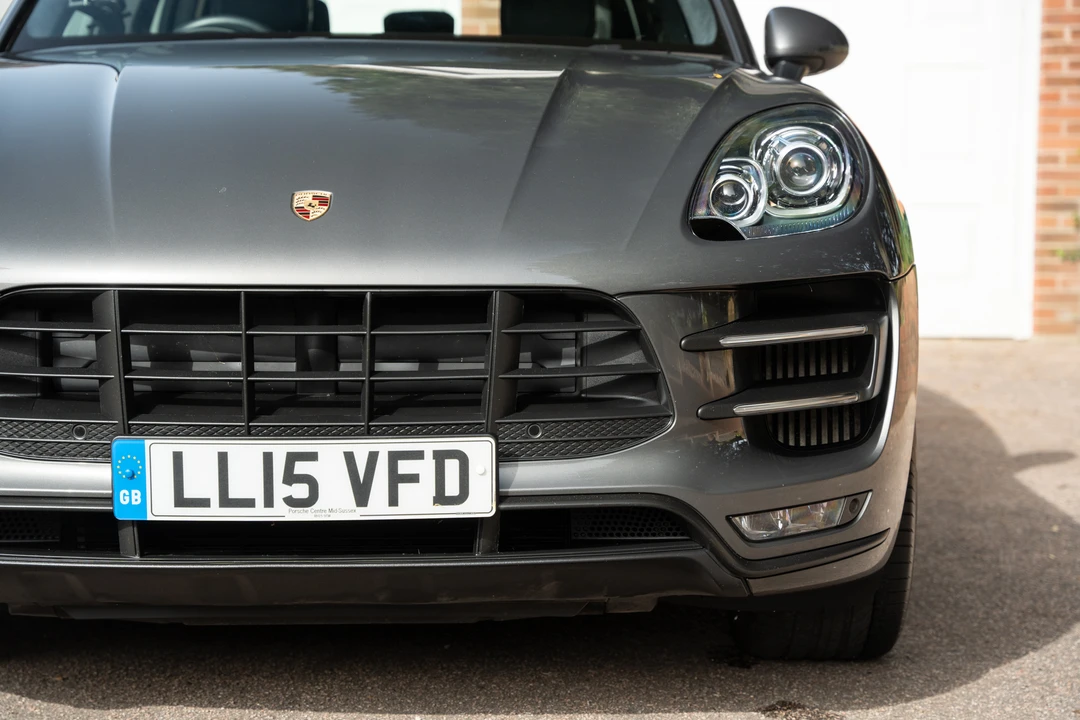 2015 Porsche Macan Turbo - Image 28 of 31