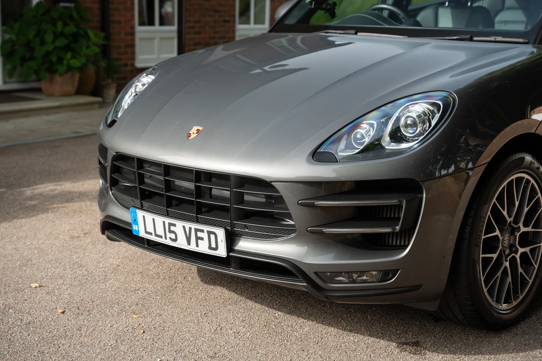 2015 Porsche Macan Turbo - Image 29 of 31