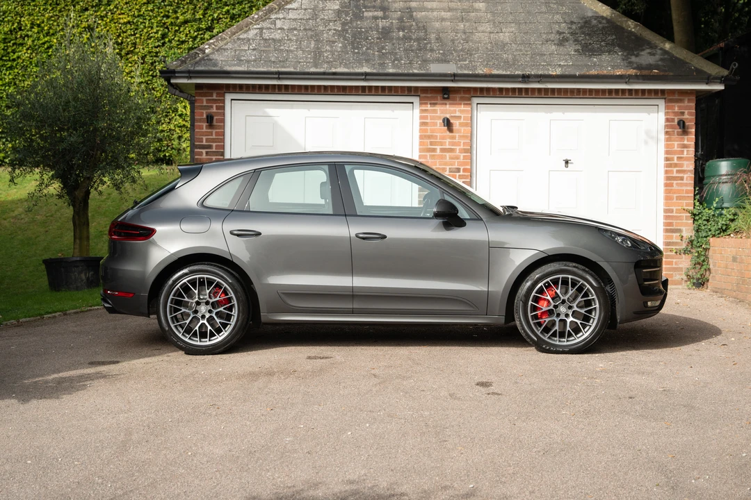 2015 Porsche Macan Turbo - Image 9 of 31