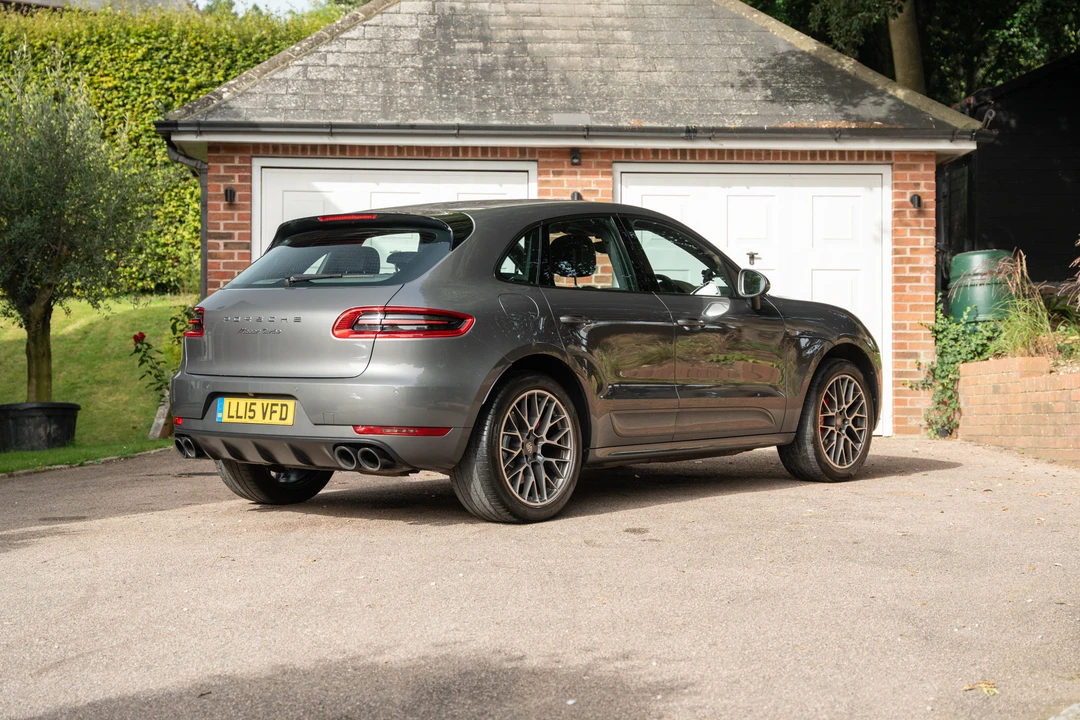 2015 Porsche Macan Turbo - Image 8 of 31