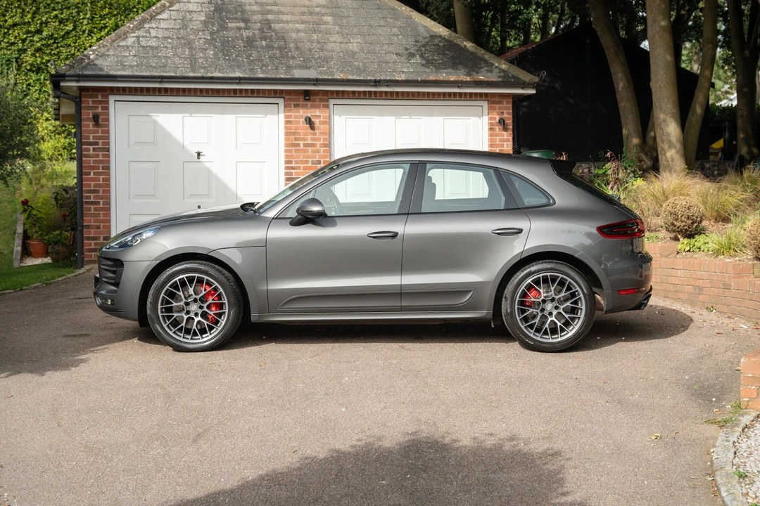 2015 Porsche Macan Turbo - Image 5 of 31