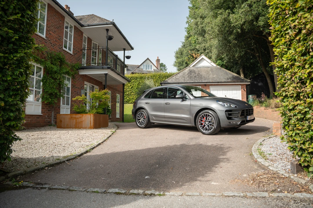 2015 Porsche Macan Turbo - Image 20 of 31