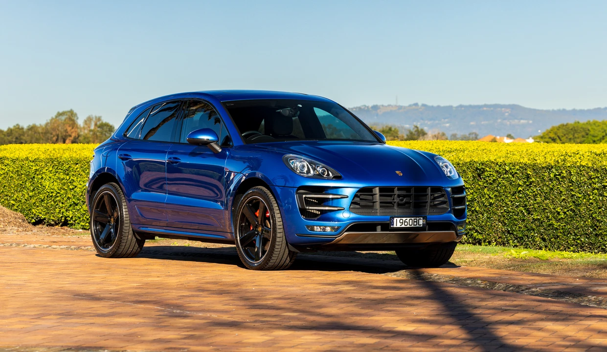 2015 Porsche Macan Turbo - Image 9 of 31