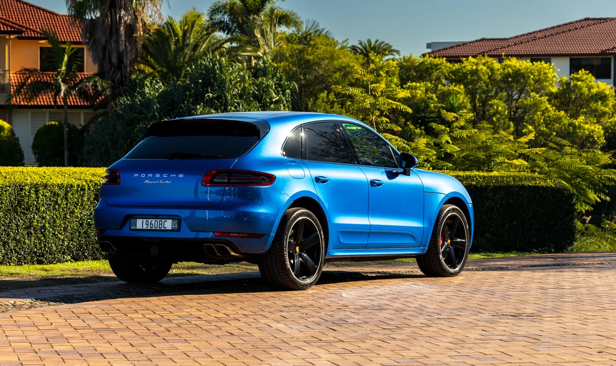 2015 Porsche Macan Turbo - Image 7 of 31