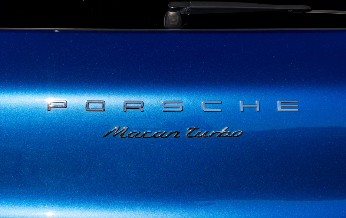 2015 Porsche Macan Turbo - Image 27 of 31