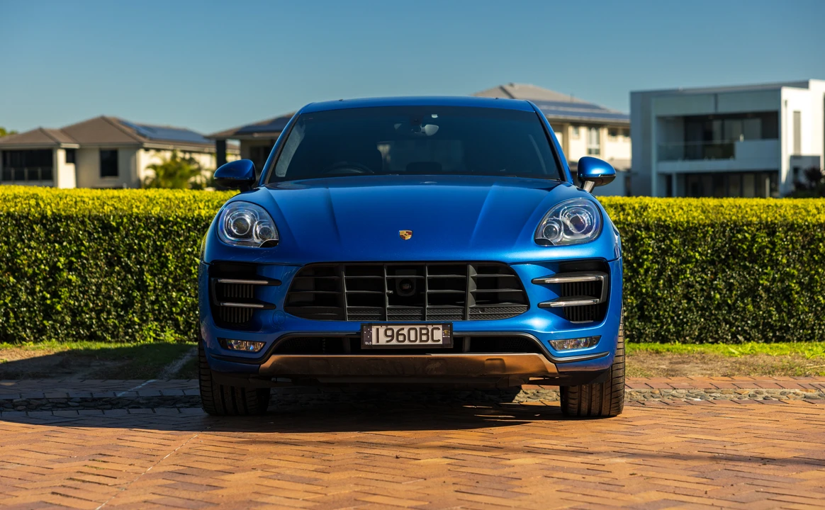 2015 Porsche Macan Turbo - Image 2 of 31