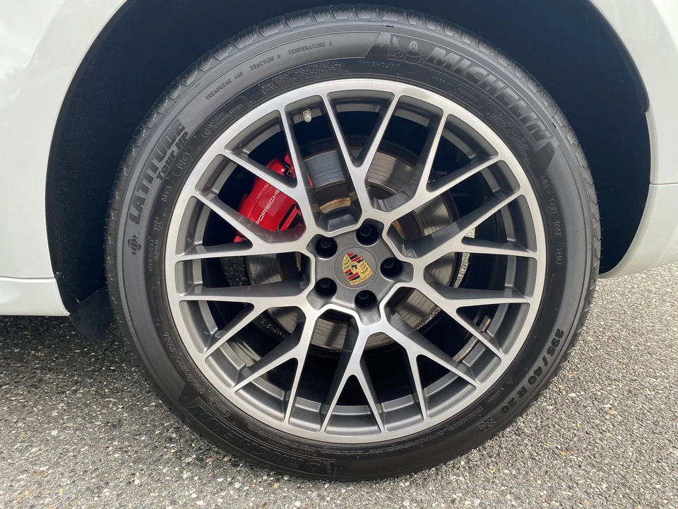 2015 Porsche Macan Turbo - Image 22 of 31