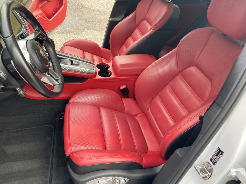 2015 Porsche Macan Turbo - Image 20 of 31