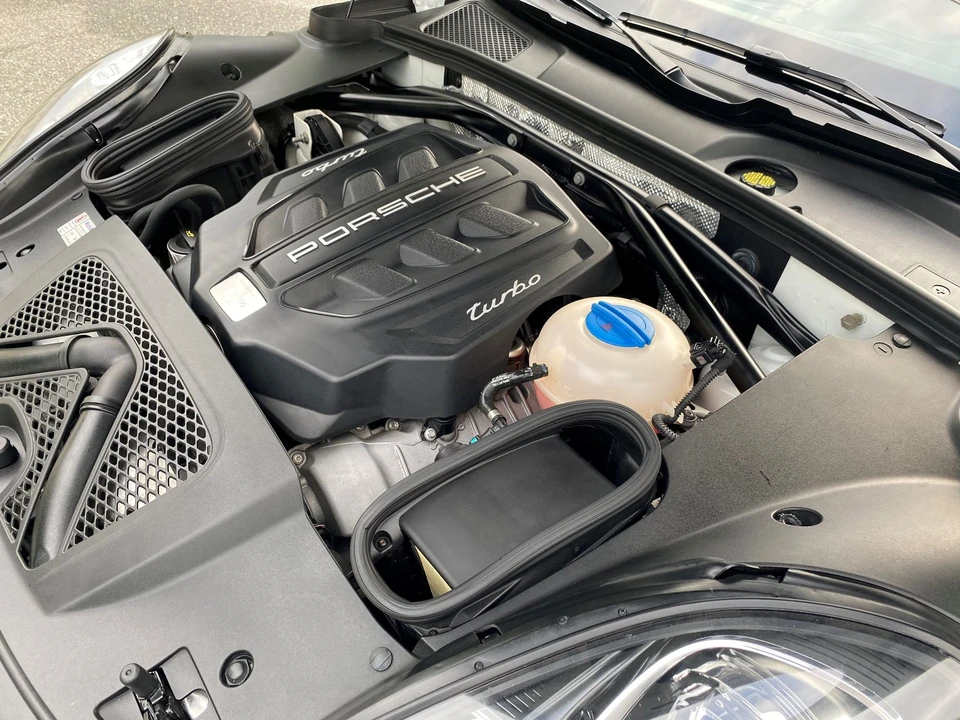 2015 Porsche Macan Turbo - Image 4 of 31