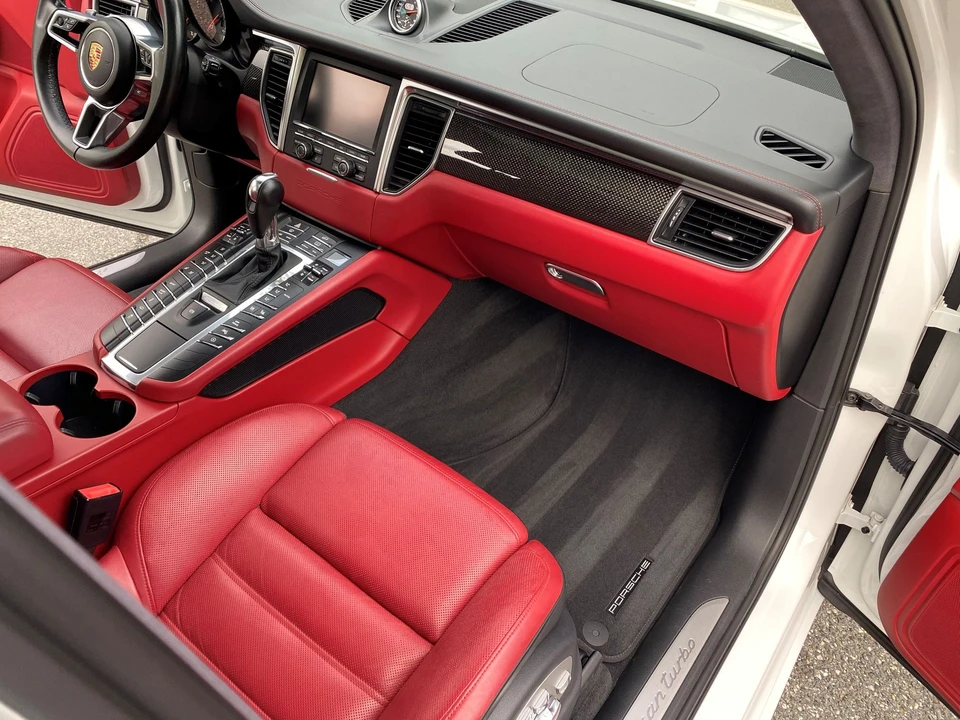 2015 Porsche Macan Turbo - Image 6 of 31