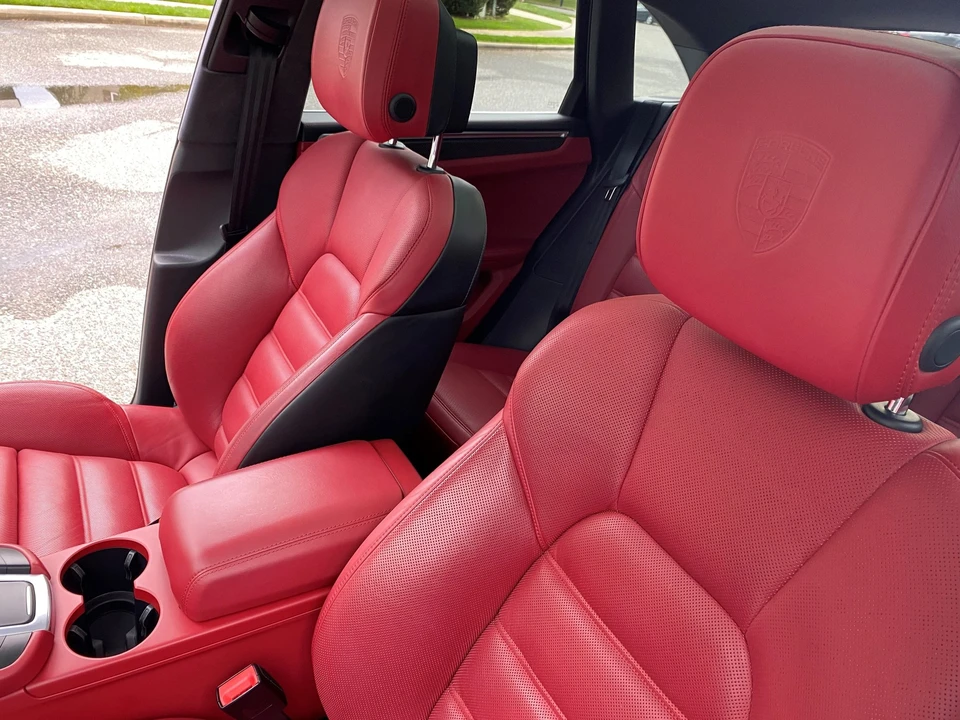 2015 Porsche Macan Turbo - Image 30 of 31