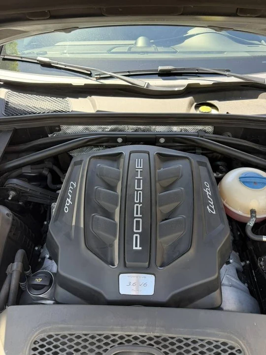 2015 Porsche Macan Turbo - Image 5 of 6
