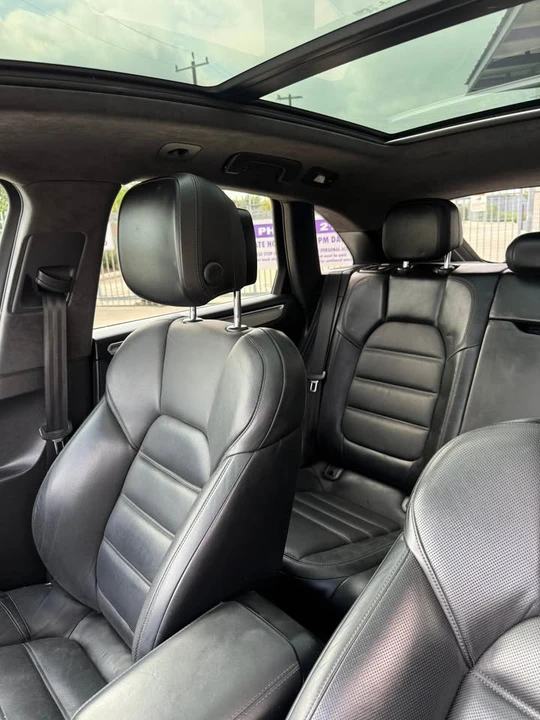 2015 Porsche Macan Turbo - Image 11 of 13