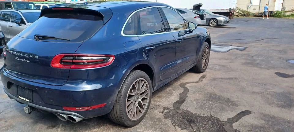 2015 Porsche Macan Turbo - Image 3 of 11