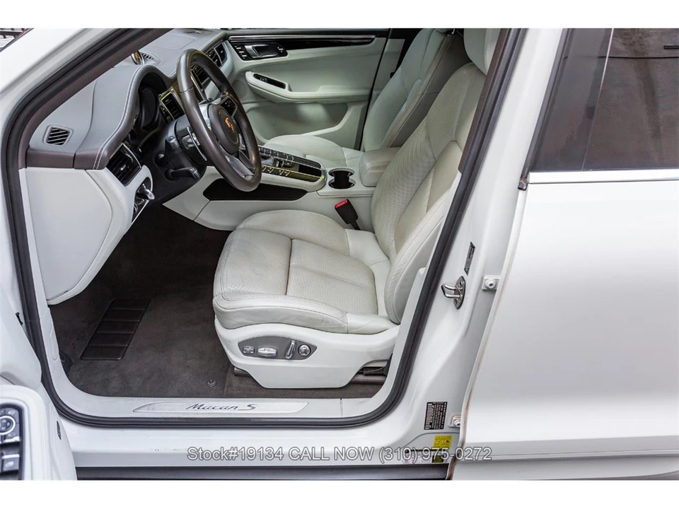 2015 Porsche Macan - Image 14 of 31