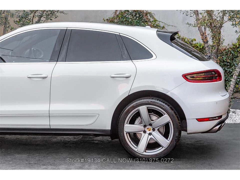 2015 Porsche Macan - Image 12 of 31